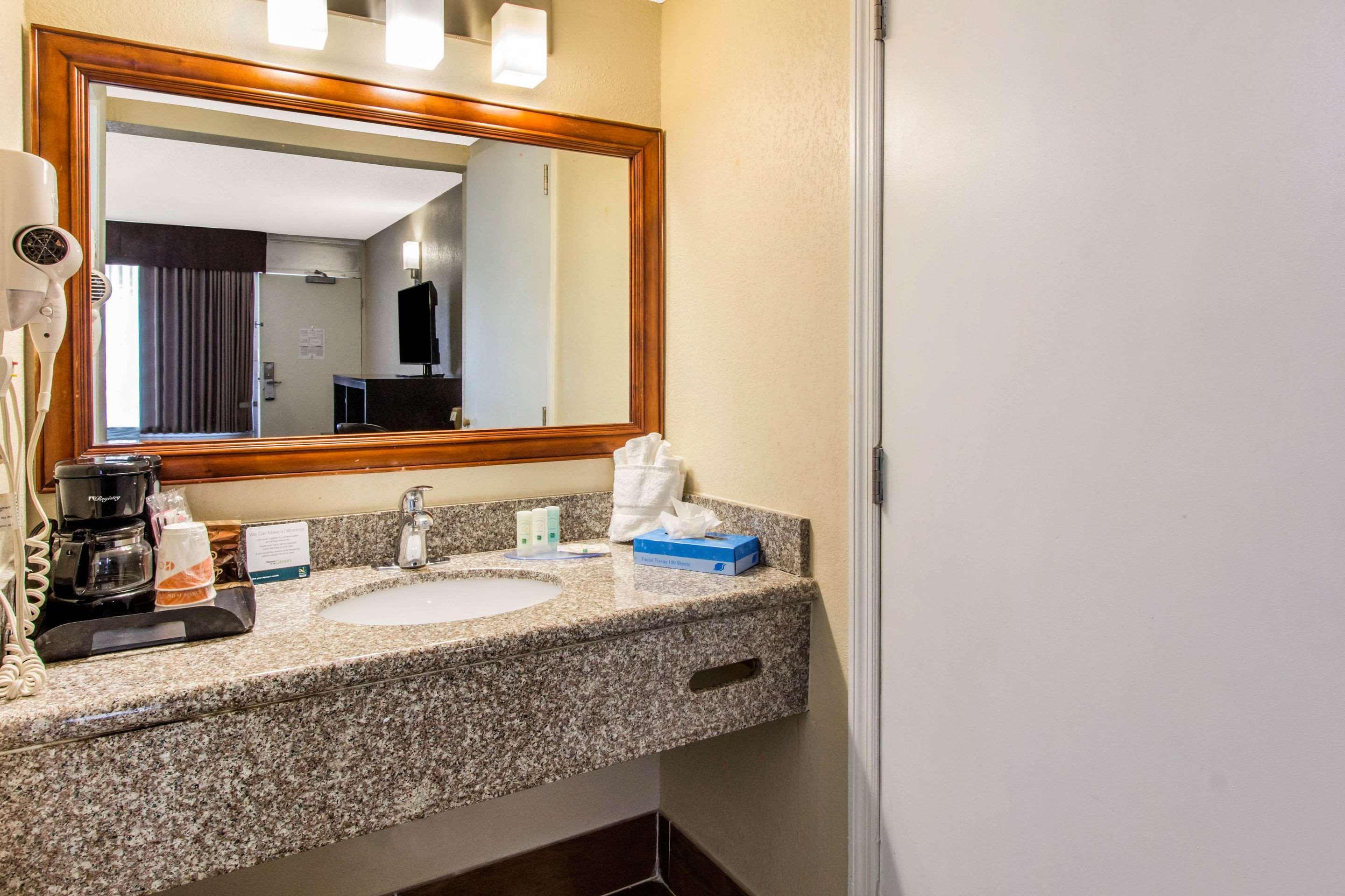 Quality Inn & Conference Center Tampa Exteriér fotografie
