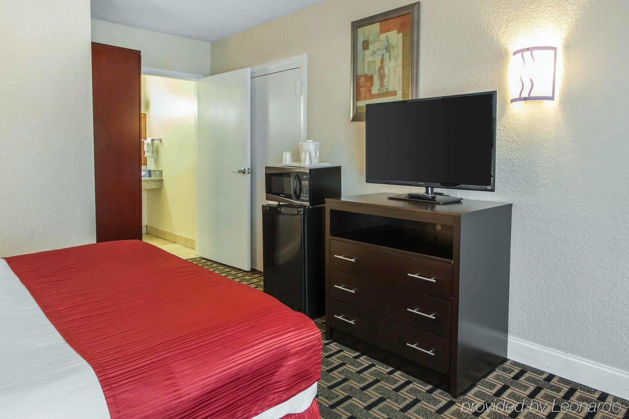 Quality Inn & Conference Center Tampa Exteriér fotografie